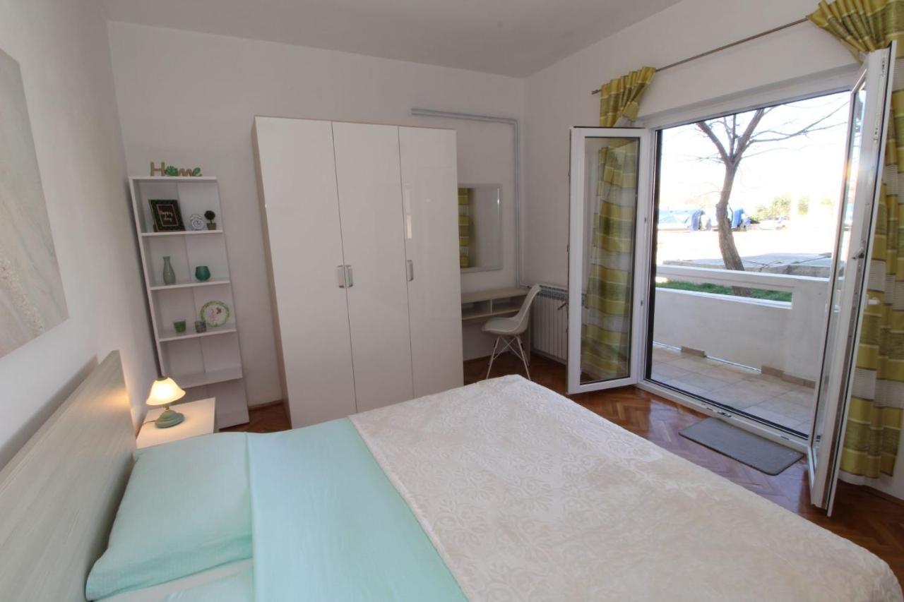 Apartment Pag 13060A Pag Town Esterno foto