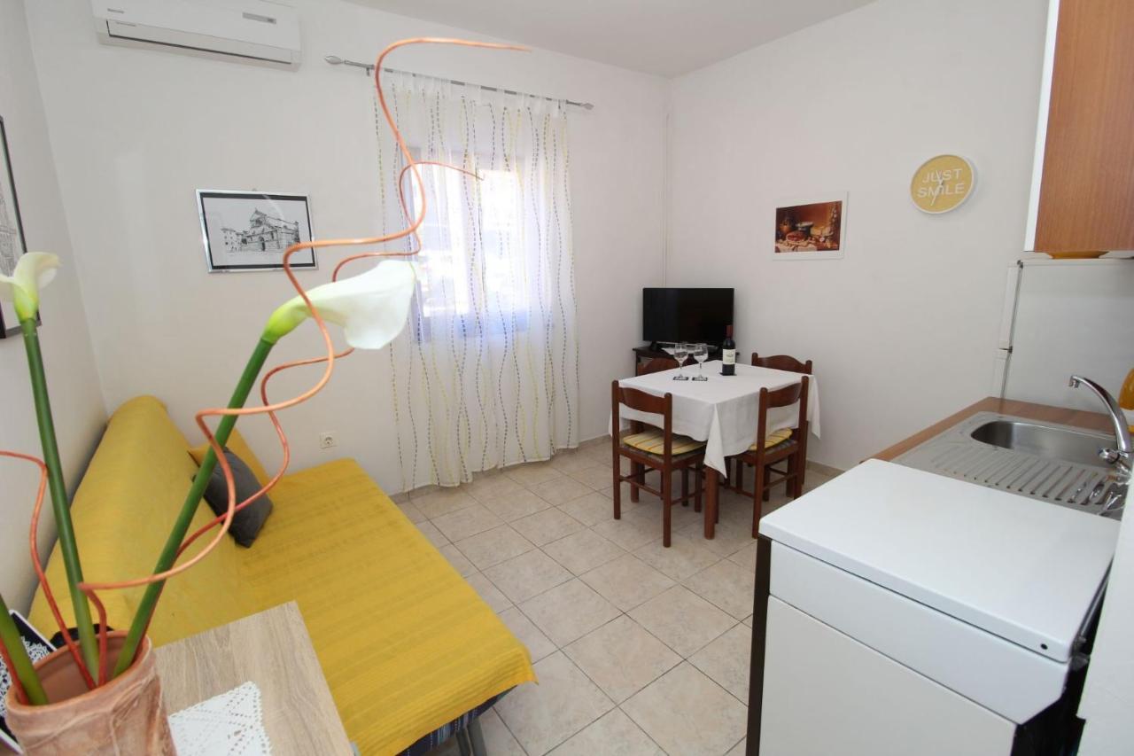 Apartment Pag 13060A Pag Town Esterno foto